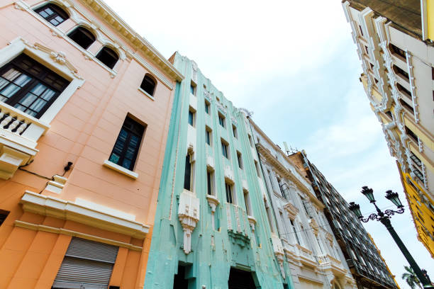 old buildings in a downtown alley of lima, peru - 5515 imagens e fotografias de stock