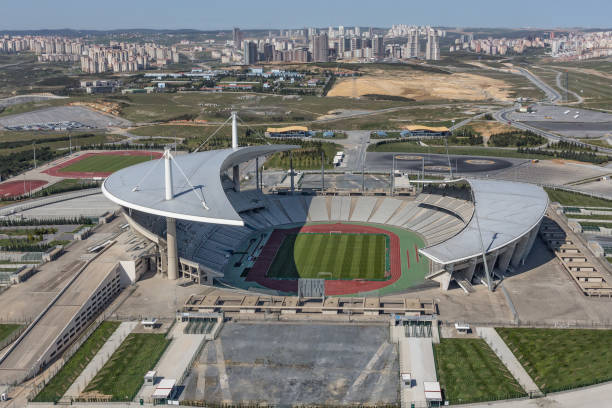 aeral vista do estádio olímpico de istanbul (ataturk olímpicos estádio). - big time fotos - fotografias e filmes do acervo