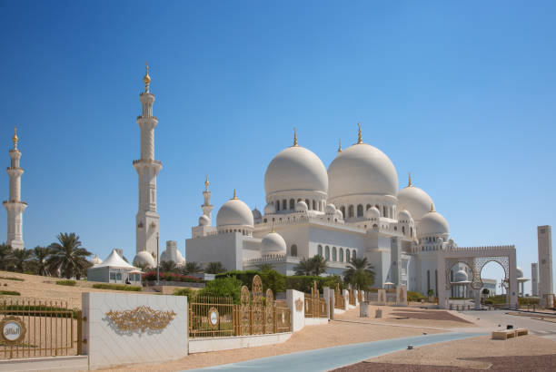 Sheikh Zayed mosque Famous Sheikh Zayed mosque in Abu Dhabi, United Arab Emirates mullah photos stock pictures, royalty-free photos & images