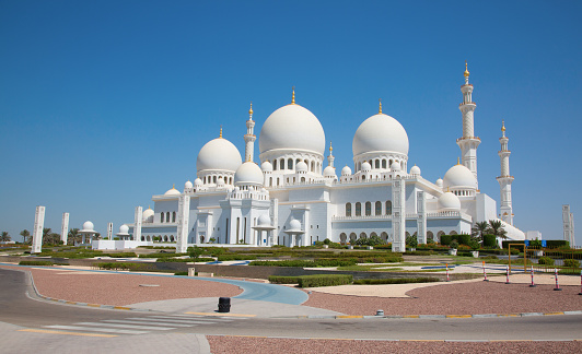 Sheikh Zayed Mosque Stock Photo - Download Image Now - Abu Dhabi, Sheik,  Mosque - iStock