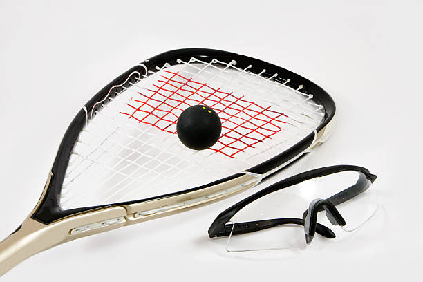 raquete de squash, bola e óculos de proteção - squash racket - fotografias e filmes do acervo