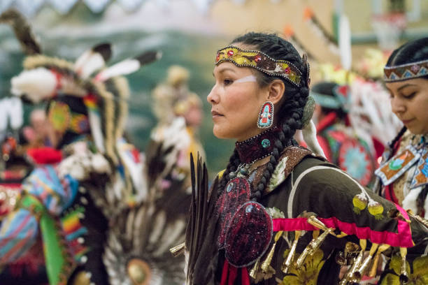 pow wow showcasing youth & talent - ceremonial dancing imagens e fotografias de stock