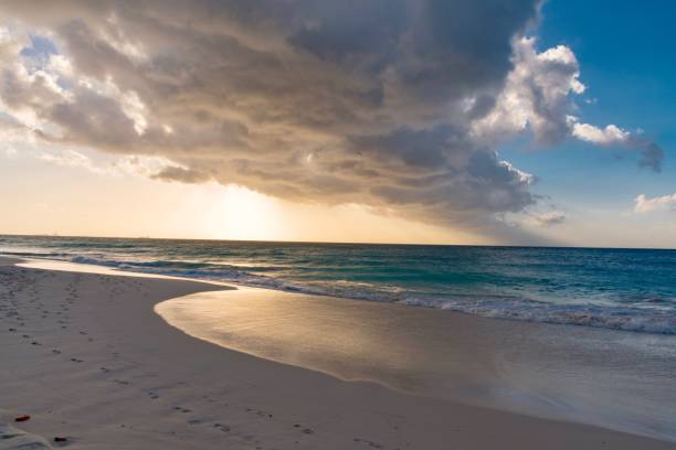 istock color of the caribbean 930514838