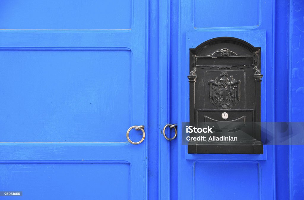 Cycladic porta azul com postbox - Royalty-free Ao Ar Livre Foto de stock