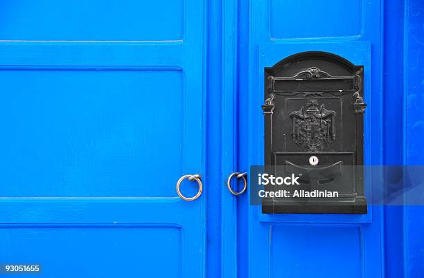 Cycladic Porta Azul Com Postbox - Fotografias de stock e mais imagens de Ao Ar Livre - Ao Ar Livre, Arquitetura, Azul
