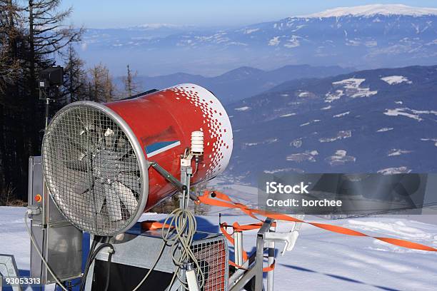 Neve Canon - Fotografie stock e altre immagini di Albero - Albero, Alpi, Ambientazione esterna