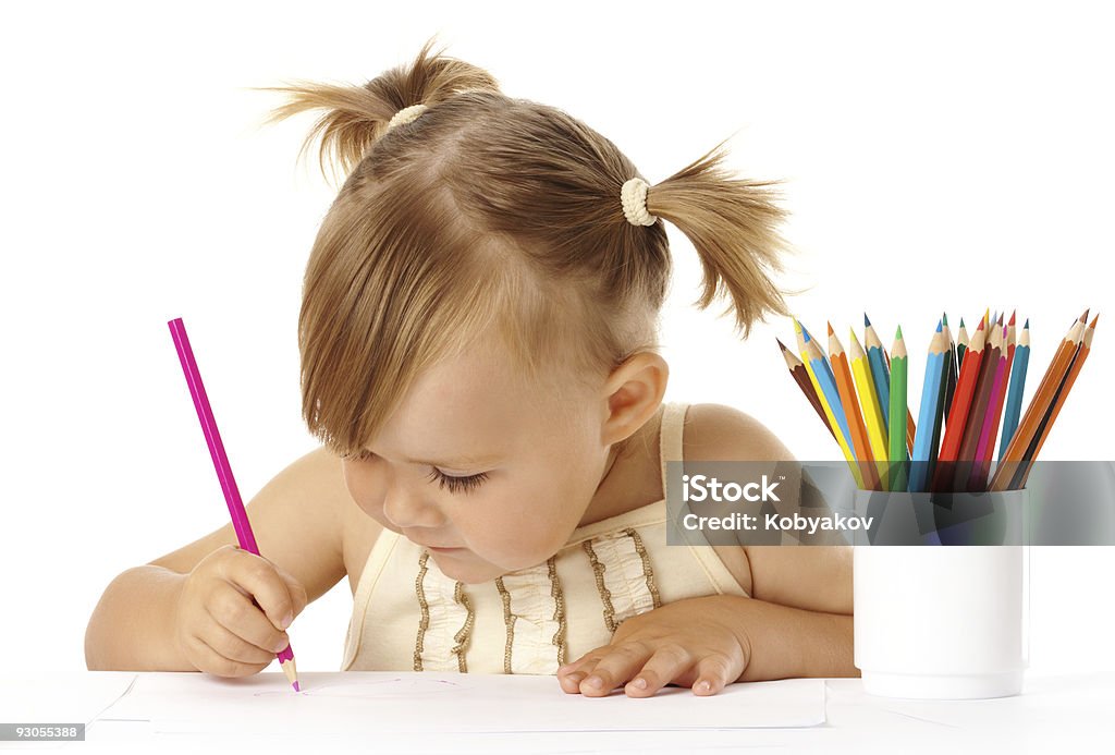 Dziecko grać z kolorowych ołówków - Zbiór zdjęć royalty-free (2-3 lata)