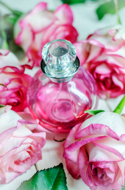 istock floral female perfume 930578344