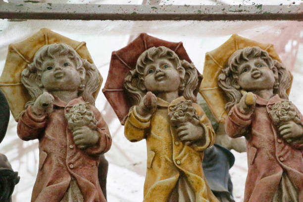 istock clay figurine girls 930612720
