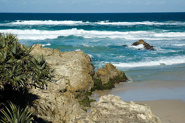 Main Beach, ponto de observação, na ilha North Stradbroke - foto de acervo