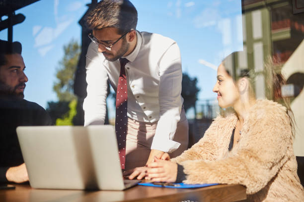 istock Young business man explaining the plan for the office team 930633844