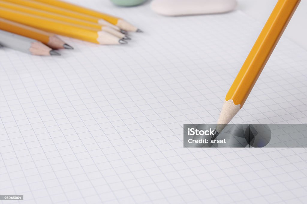 Escrevendo com lápis - Foto de stock de Papel Quadriculado royalty-free