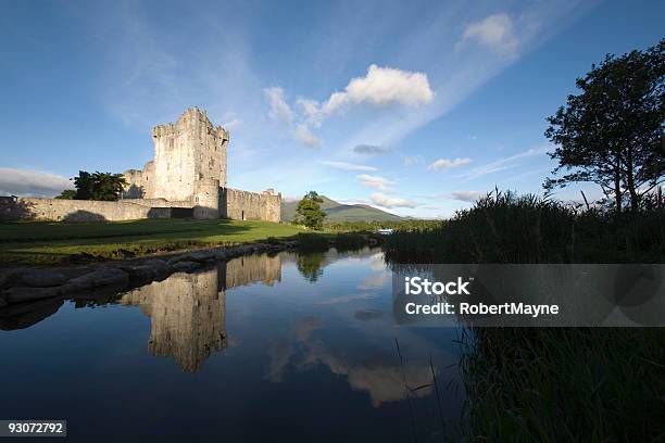 Foto de Ross Castelo e mais fotos de stock de Killarney - Irlanda - Killarney - Irlanda, Castelo Ross, Lough Leane