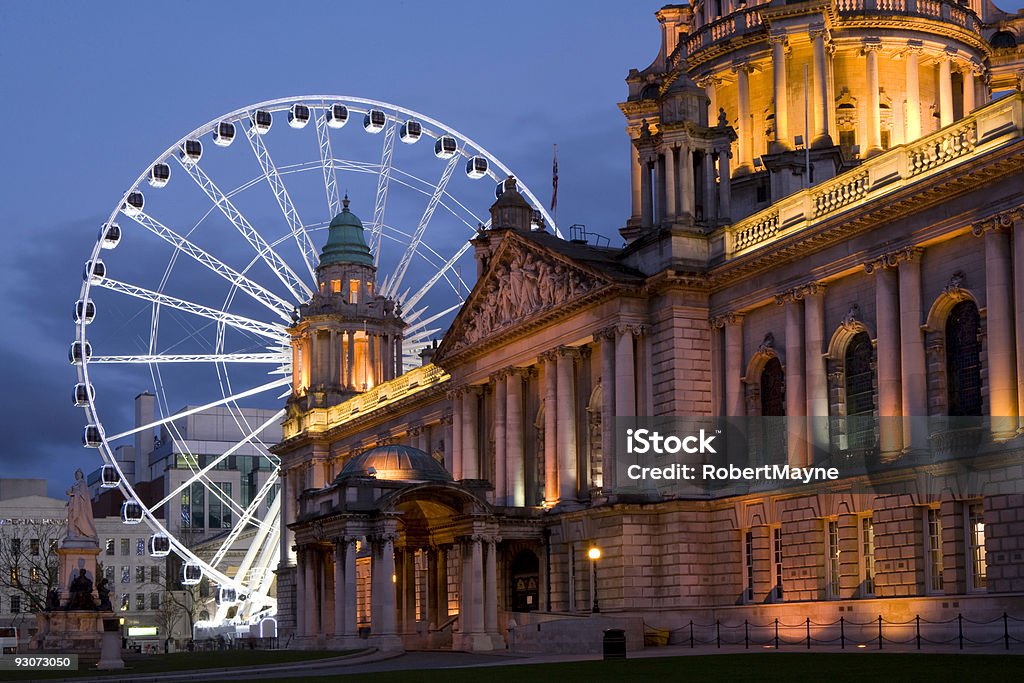 Ayuntamiento de Belfast, noria - Foto de stock de Belfast libre de derechos