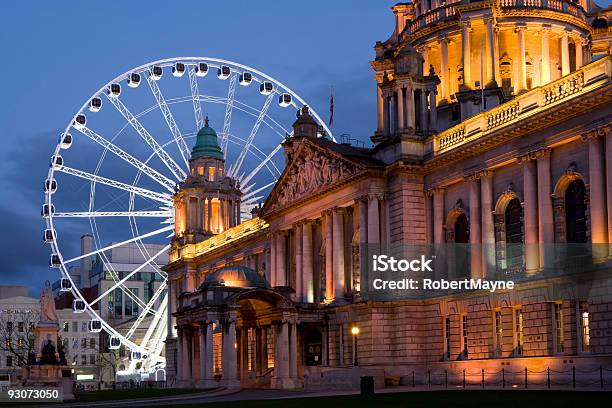 Ayuntamiento De Belfast Noria Foto de stock y más banco de imágenes de Belfast - Belfast, Ciudad, Irlanda del Norte