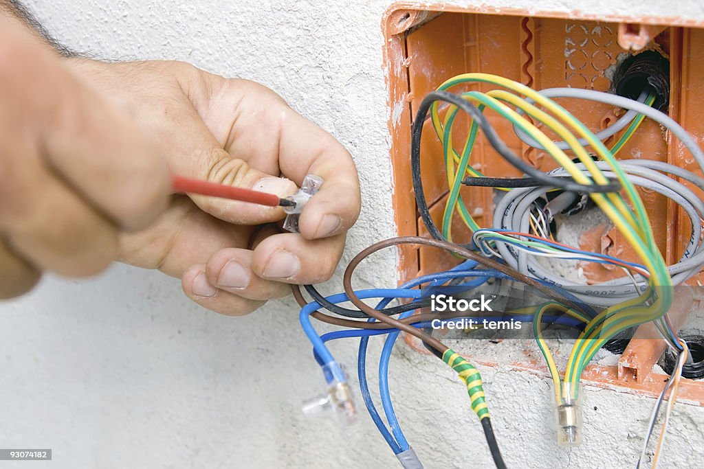 Elektriker bei der Arbeit - Lizenzfrei Arbeiten Stock-Foto