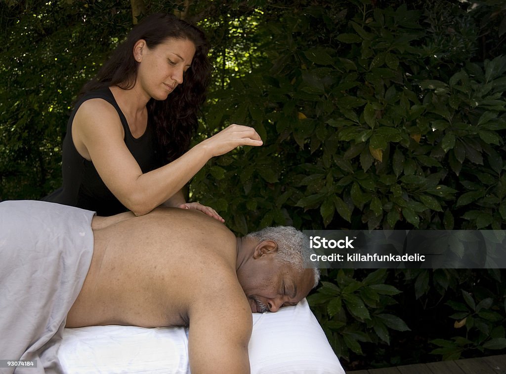 Massage du dos dans un Spa de santé -096 - Photo de Adulte libre de droits