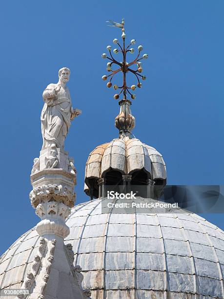 Foto de Detalhes Da Basilica Di San Marco Basílica De São Marcos Em Veneza e mais fotos de stock de Arcaico
