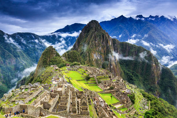 machu picchu, perú. - patrimonio de la humanidad por la unesco fotografías e imágenes de stock