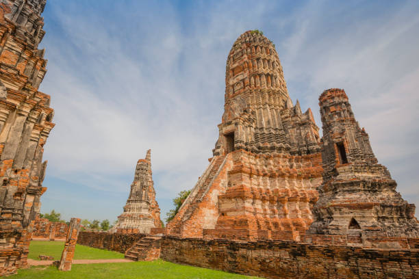 wat chaiwatthanaram - tempel d'ayutthaya, thailand - wat chaiwattanaram stock-fotos und bilder