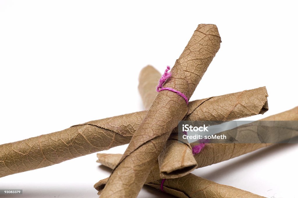 biddies cigarette Trying to find these in the Columbus area. They are called Bidis I think? It's a Christmas gift. Anyone know where I can get them? : r/Columbus Indian Cigarettes Biddies High-Res Stock