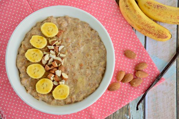 istock Banana almond porridge 930840888