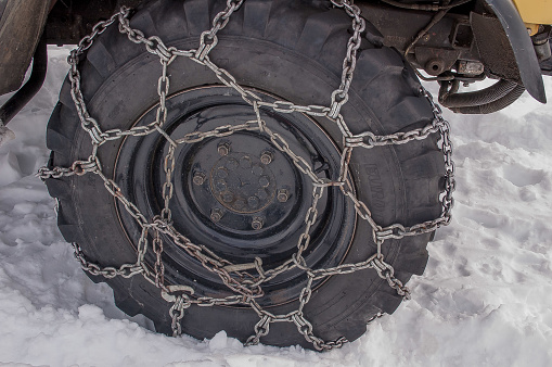 tire with snow chains
