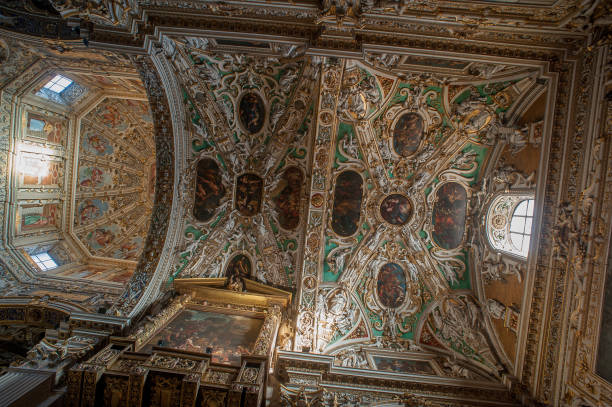 istock interior santa maria maggiore in bergamo 930861562