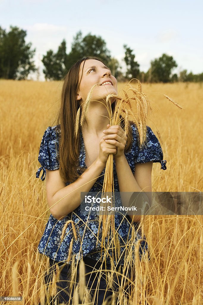 Kobieta Rolnik z pszenicy - Zbiór zdjęć royalty-free (Codzienne ubranie)
