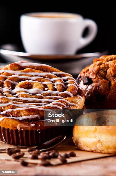 Doces - Fotografias de stock e mais imagens de Bebida - Bebida, Bola doce, Bolacha