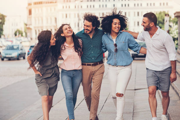 istock Friends in the city 931004122