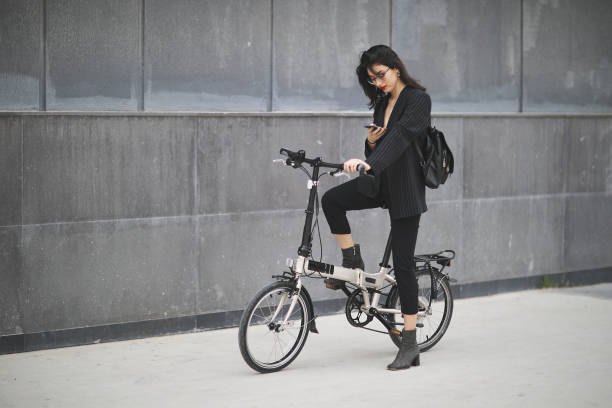 istock Businesswoman using smartphone 931037328