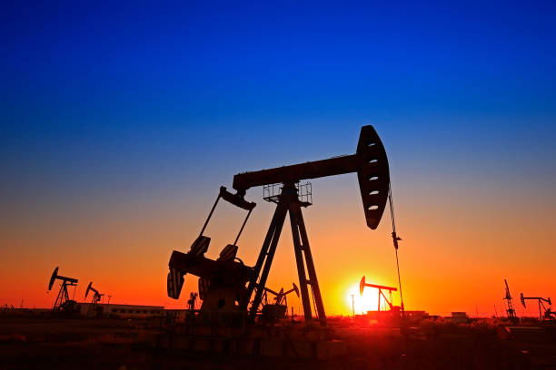 istock The oil pump, industrial equipment 931059184