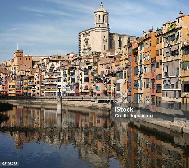 Girona Foto de stock y más banco de imágenes de Agua - Agua, Aire libre, Anticuado