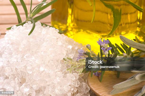 Kräuter Und Spices Rosmarin Lavendel Salz Und Öl Stockfoto und mehr Bilder von Alternative Behandlungsmethode