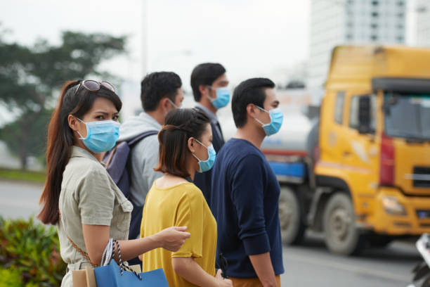 istock Living in polluted city 931087738