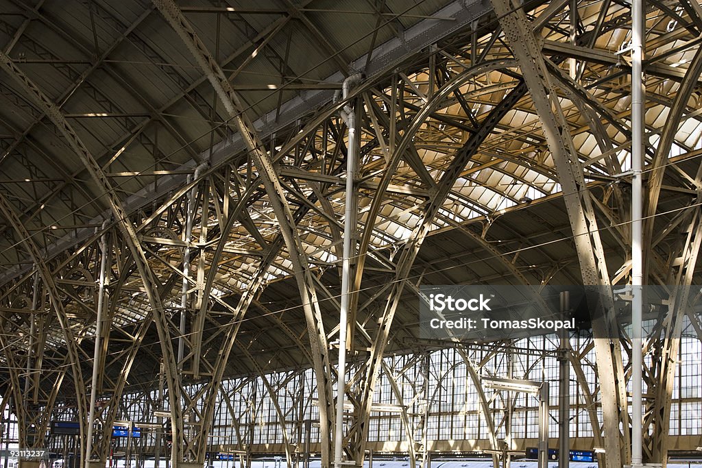 Praga estación principal de trenes - Foto de stock de Acero libre de derechos