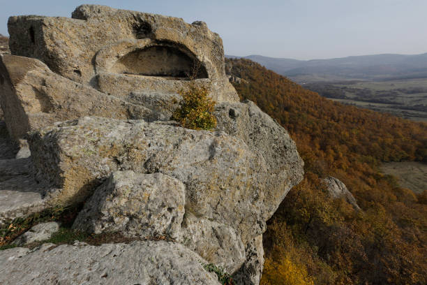 istock Sarcophagus Rock Trakia Bulgaria 931135778