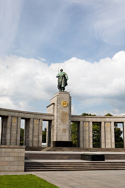 istock The Soviet War Memorial in Tiergarten, Berlin 93114199