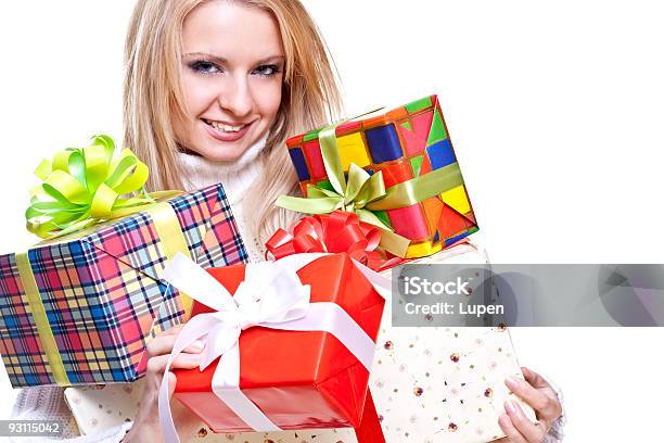 아름다운 가진 여자 휴일 선물 공휴일에 대한 스톡 사진 및 기타 이미지 - 공휴일, 금발 머리, 나비매듭