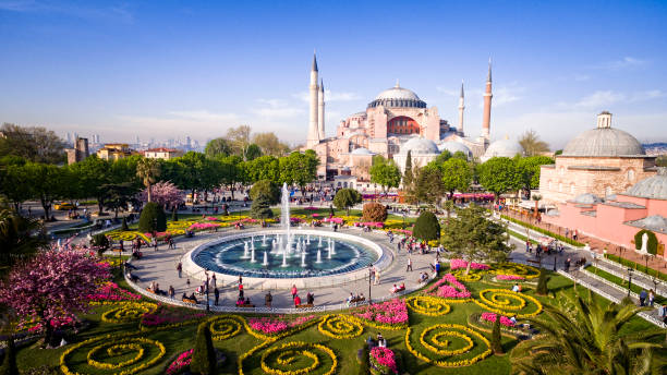 widok z lotu ptaka na hagia sophia w stambule, turcja - blue mosque zdjęcia i obrazy z banku zdjęć