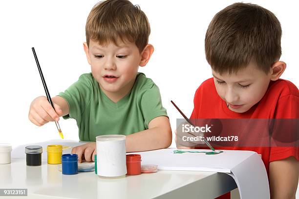 Zwei Jungen Ziehen Stockfoto und mehr Bilder von Bildkomposition und Technik - Bildkomposition und Technik, Blau, Blondes Haar