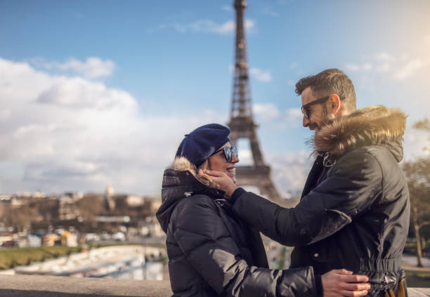 istock Love couple at Paris 931231762