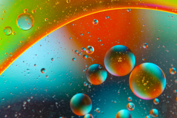 istock Mixing water and oil 931270724
