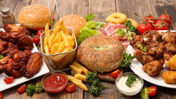 selection of american food - burger king imagens e fotografias de stock