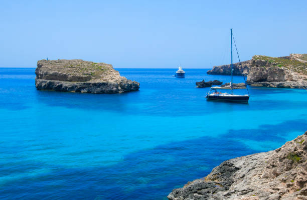 istock Blue Logoon of Malta 931324982