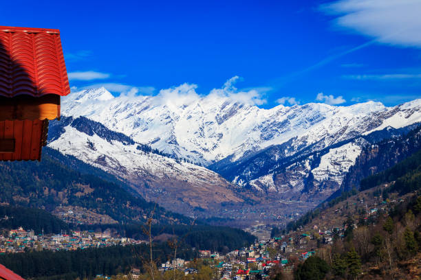 istock View of Manali,India 931332422