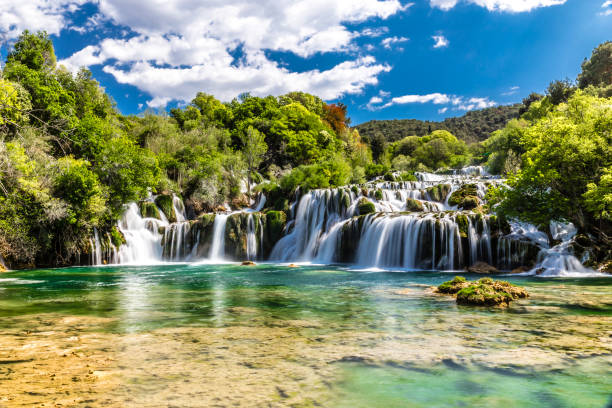 cascata nel parco nazionale di krka -dalmazia, croazia - croatia nature tree plant foto e immagini stock