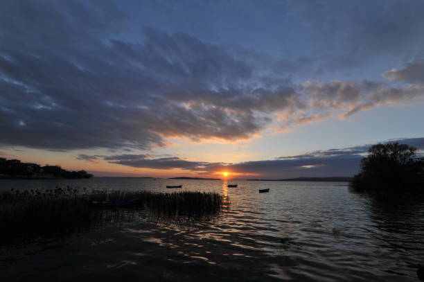 istock Beautiful sunset on the sea 931384722