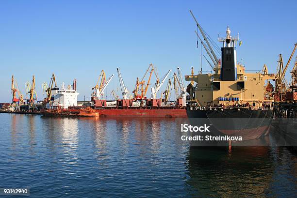 Navios De Carga Seca - Fotografias de stock e mais imagens de Atracado - Atracado, Barco à Vela, Cais - Estrutura Feita pelo Homem